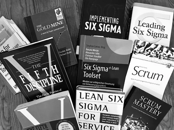 Urteilsvermögen, gib mir Six Sigma Werkzeuge, um bestehende Prozesse zu optimieren, einen agilen Ansatz, um neue Produkte zu entwickeln, und die Weisheit, den Unterschied zu erkennen. (Und vielleicht ein Spickzettel).